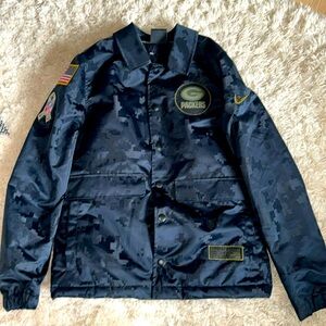 Nike Salute to Service Packers jacket size XS